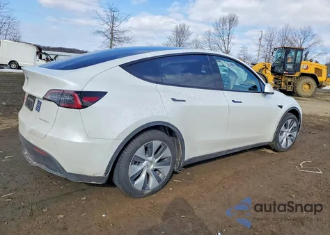 2022 Tesla Model Y из США, поврежденный, VIN 7SAYGDEE3NA012162